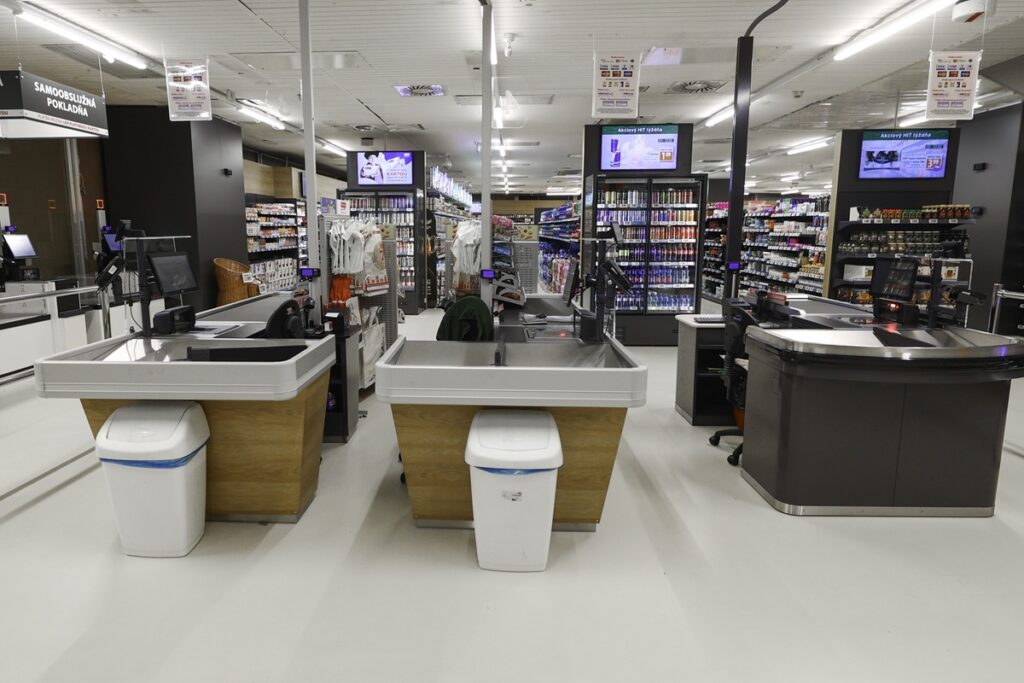Pokladne v COOP Jednota slúžia ako miniBANKOMAT Pokladne v COOP Jednota slúžia ako miniBANKOMAT