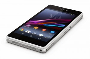 Xperia_Z1_Compact_White_Tabletop